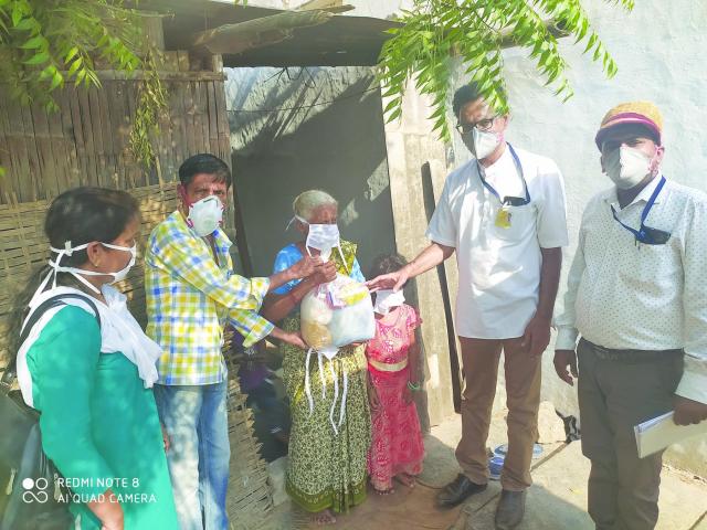 30ಕುಟುಂಬಗಳಿಗೆ ದವಸ ಧಾನ್ಯ ವಿತರಣೆ